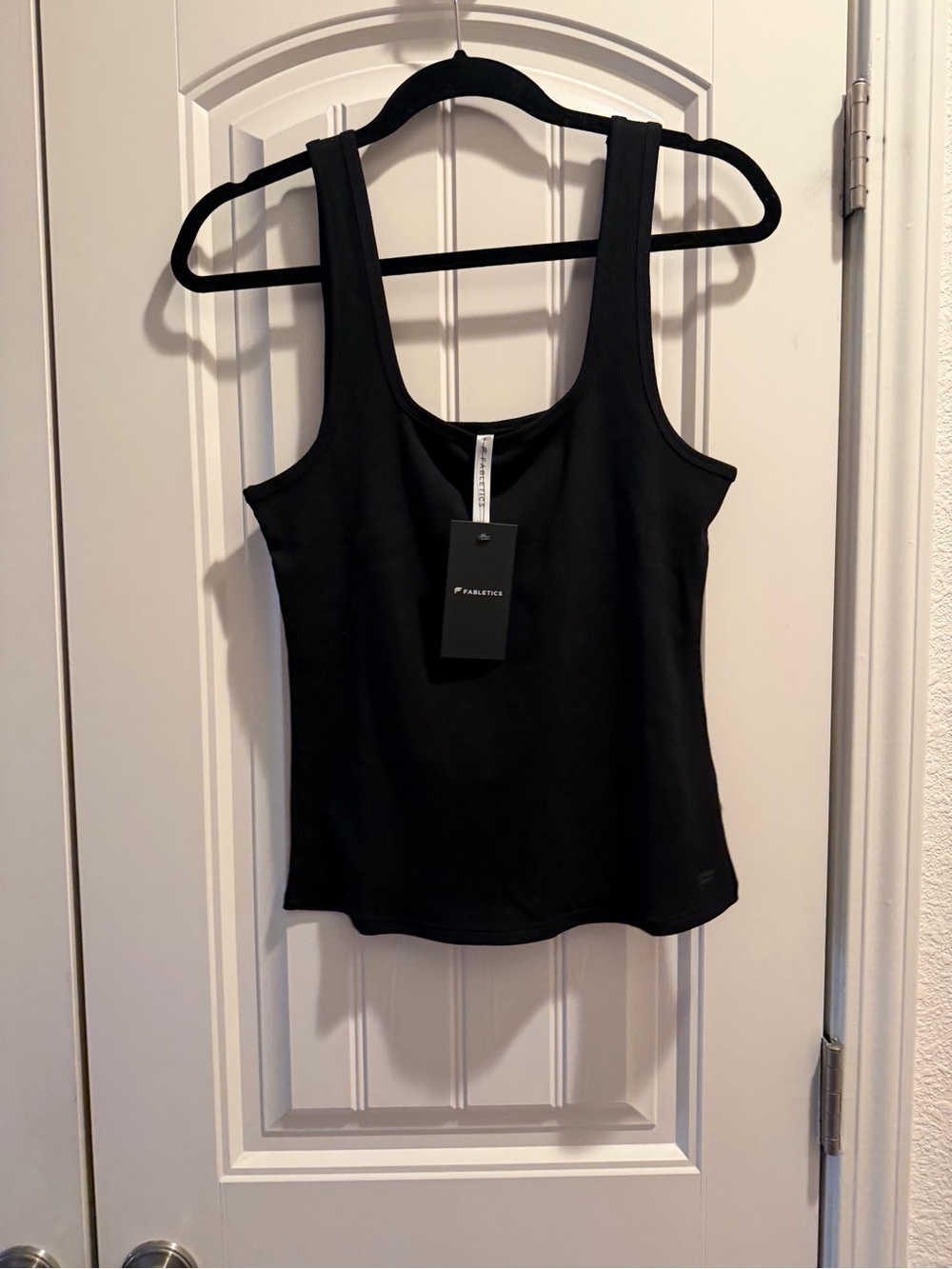 Fabletics Black Ribbed Scoop Tank - Picture 3 of 5